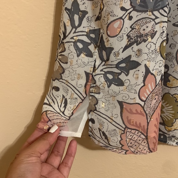 Loft Shimmer Floral Flutter Blouse - Picture 6 of 8